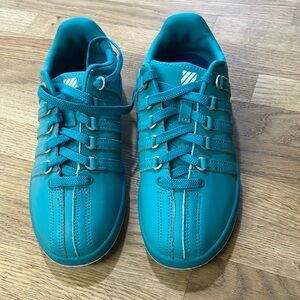 K-Swiss Blue women’s juniors Sneakers Classic Design Size:3